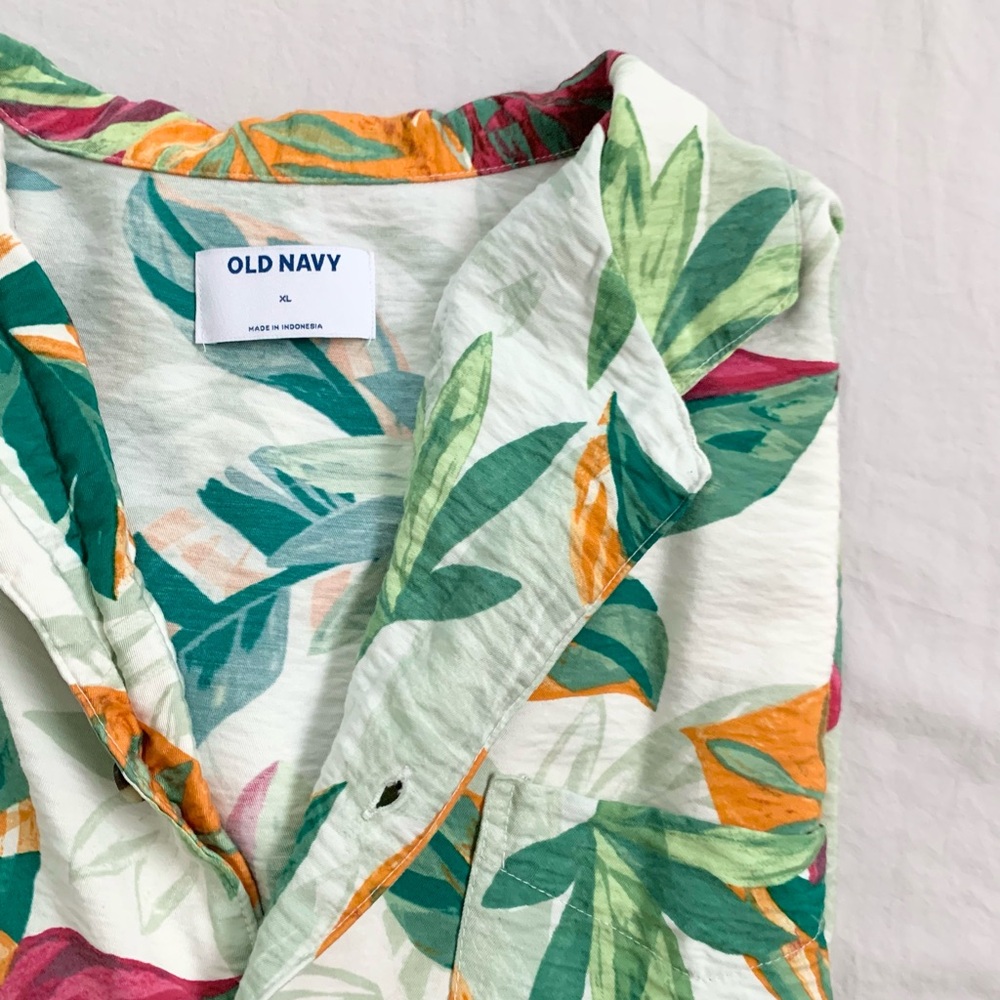 Old Navy // short sleeve camp shirt floral green printed